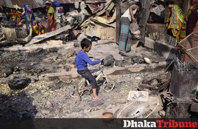 Hundreds of shanties were gutted by massive fire at Korail slum in Dhakau2019s Mohakhali area. Photo: Mahmud Hossain Opu/Dhaka Tribune