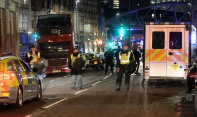 Police attend to an incident on London Bridge in London, Britain, June 3, 2017/REUTERSrn