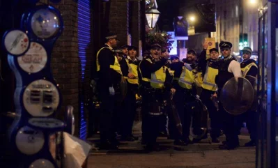 Police attend to an incident on London Bridge in London, Britain, June 3, 2017/REUTERSrn