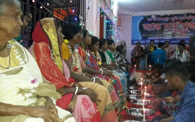 Sons worship their mothers in Madaripur | Monjur Hossain/Dhaka Tribune