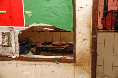 The militants at the Nakhalpara hideout had turned on a gas burner and rigged it to explode, however the trap failed. Three suicide vests, two pistols, 14 IEDs and detonators, explosive gel, IED making equipment, and fake national ID cards were found in the flat on January 12, 2018 | Mehedi Hasan/Dhaka Tribune