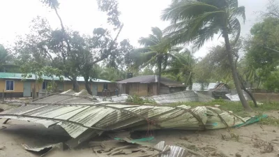 The cyclone ravaged many houses in Coxs Bazar. Photo: Syed Zakir Hossain/DHAKA TRIBUNE