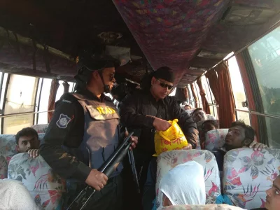 RAB stops and searches a bus in Munshiganj on February 7, 2018 prior to Khaleda Zias verdict | Dhaka Tribune 