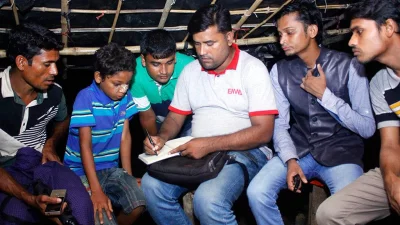 Anas recounts his ordeal to the media at Kutupalong refugee camp on Tuesday September 12, 2017 | Focus Bangla