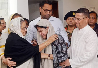 Prime Minister Sheikh Hasina condoles Annisul Huqs family at his Banani residence | Focus Bangla