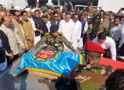 Several government officials and family members of late Dhaka North City Corporation mayor Annisul Huq receive his body at Hazrat Shahjalal International Airport | Focus Bangla