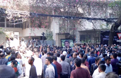 People gather in front of Annisuls house to pay their last respects | Focus Bangla