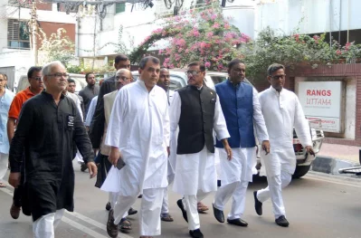 Ministers and politicians arrive at the mayors house to pay their last respect | Focus Bangla