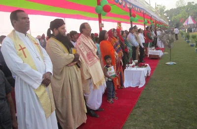 Leaders of various religions stand together and pay respects to the intellectuals who lost their lives in Nilphamari | Taieyb Ali Sarker/Dhaka Tribune