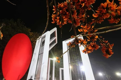 The stroke of midnight recalls the martyrs of the Language Movement | Syed Zakir Hossain/Dhaka Tribune
