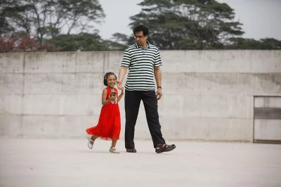 On this Valentines Day, let us look at love from a different perspective and admire the beautiful bond between a father and a daughter | Mahmud Hossain Opu/Dhaka Tribune