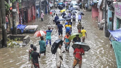 Rainwater from the Karnaphuli river floods the shops and warehouses every year |Rabin Chowdhury/Dhaka Tribune|
