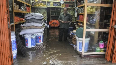 Traders in port city commodity hubs Khatunganj and Chaktai facing heavy losses after their stocks were damaged by water congestion |Rabin Chowdhury/Dhaka Tribune|