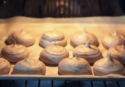 Mini Chocolate Pavlova