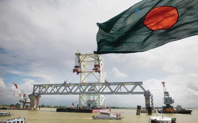 Project officials said the bridgeu2019s construction work is going ahead braving strong currents in the river and inclement weather | Mehedi Hasan/Dhaka Tribune