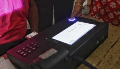 A voter enters her biometric data to verify her identity in a mock vote before the official polls | Mehedi Hasan/Dhaka Tribune