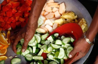 Mixing of fruits to create a refreshing meal for iftar | Mehedi Hasan/Dhaka Tribune