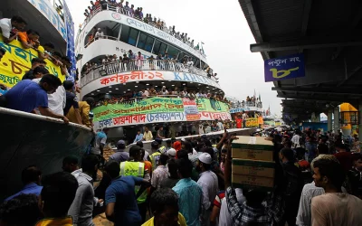 Launches traverse the river routes of Bangladesh like mythical leviathans, but burdened with hundreds of passengers. All too often, they take on more people than they can carry. Ships capsize even before leaving port. Beaching, drowning, collisions, they are all possibilities that a homebound passenger are willing to risk during Eid | Mahmud Hossain Opu/Dhaka Tribune