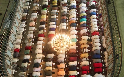 The Eid-ul-Fitr prayers are notable for reaffirming the equal status of people in the mosque as the destitute and the affluent alike, align themselves to prostrate humbly to express submission and elation | Rajib Dhar/Dhaka Tribune