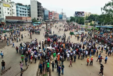 Student protesters at Uttara demanding justice for the death of fellow students at the hands of a reckless bus driver, and safe roads for allnRajib Dhar/Dhaka Tribune