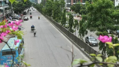 Thin traffic and a few vehicles on the empty streets of Dhaka Rajib Dhar/Dhaka Tribune