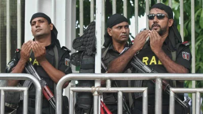 Law enforcement agencies ensure security of the citizens during special Eid prayers at the National Eidgah Rajib Dhar/Dhaka Tribune 