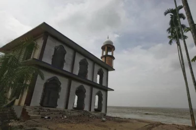 Padma River Erosion hits Naria