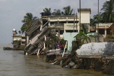 Padma River Erosion hits Naria