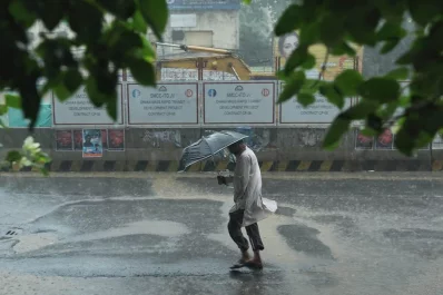 Thousands of devotees thronged mosques, Eidgahs and makeshift prayer venues to offer Eid prayers - despite the intermittent rain that has showered the country since Wednesday, June 5, 2019 | Rajib Dhar/Dhaka Tribune