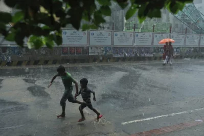 Thousands of devotees thronged mosques, Eidgahs and makeshift prayer venues to offer Eid prayers - despite the intermittent rain that has showered the country since Wednesday, June 5, 2019 | Rajib Dhar/Dhaka Tribune