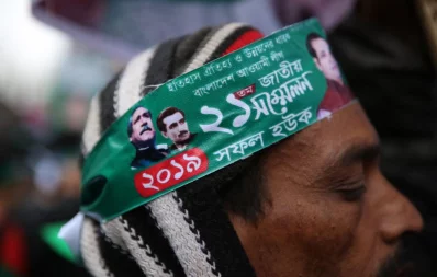 An Awami League activist wearing national council bandana Mahmud Hossain Opu/Dhaka Tribune