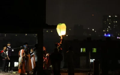 People of Dhaka celebrate the new years by flying lanterns in the Dhaka sky on Wednesday, January 1, 2020 Mahmud Hossain Opu/Dhaka Tribune