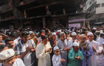 Muslims praying at Chawkbazar area of Dhaka on February 2019 Rajib Dhar/Dhaka Tribune