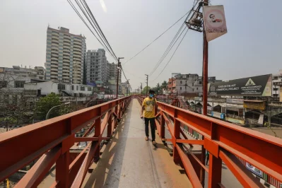 Empty road at New Market area Tuesday, March 31, 2020 Mahmud Hossain Opu/Dhaka Tribune