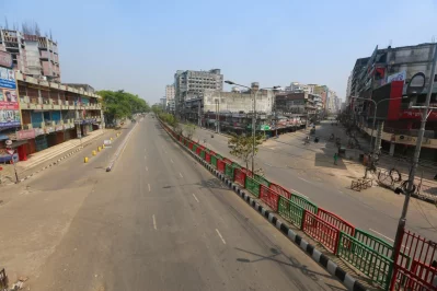 Empty road at New Market area Tuesday, March 31, 2020 Mahmud Hossain Opu/Dhaka Tribune