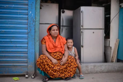 Eight months pregnant Nargis Begum runs a refrigerator service shop in Korail. She hasnu2019t had any customers in 25 days due to the lockdown | Mahmud Hossain Opu/Dhaka Tribune