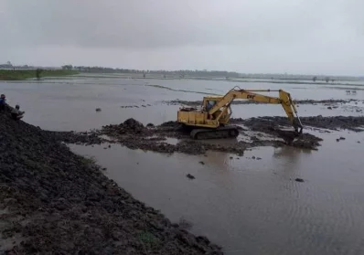 Acres of land are under water in Botiyaghata, Khulna after storm surge flooded the area following Cyclone Amphan. Photo taken on Thursday, May 21, 2020 | Dhaka Tribune