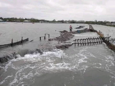 A village in Satkhira gets inundated with storm surge after Cyclone Amphan hit Bangladesh. Photo taken on Thursday, May 21, 2020 | Dhaka Tribune