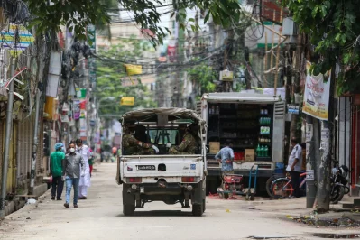Military personnel on patrol in Wari to enforce lockdown Wari on Monday, July 7, 2020 | Mehedi Hasan/Dhaka Tribune
