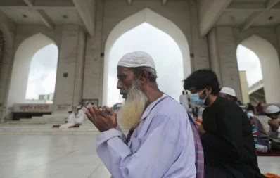 Muslims offer prayers on the morning of the Eid-ul-Azha on Saturday, August 1, 2020 Rajib Dhar/Dhaka Tribune