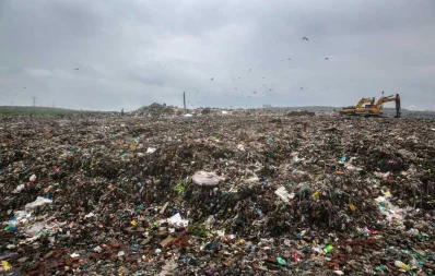 In pictures: The never-ending Matuail landfill