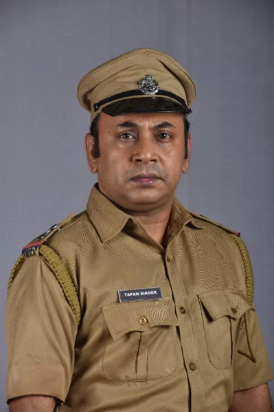 u201cI didnu2019t act with any of these actors before. I read the pdf of the book first (smiles). Then I read the script.u201d - Anirban Chakrabarti (OC Tapas Sikder)