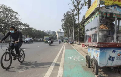 In pictures: Occupying bicycle lane illegally