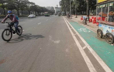 In pictures: Occupying bicycle lane illegally