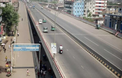 Light traffic flows through the Mayor Mohammed Hanif Jatrabari Gulistan Flyover on the first day of the week-long lockdown on Monday Mehedi Hasan/Dhaka Tribune