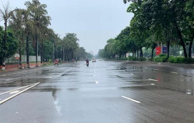 A deserted scenario is seen on Dhakau2019s Manik Mia Avenue road Syed Zakir Hossain/Dhaka Tribune
