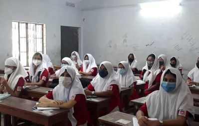 Students in a school in Khulna Dhaka Tribune