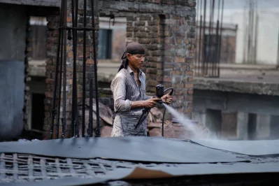 In Pictures: Everyday hustle and bustle at leather factories