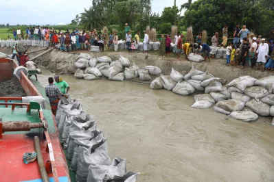 In pictures: Padma erosion turns worse in Mushiganj