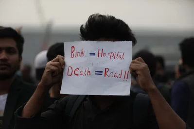 In pictures: Dhaka road blocked over death of Northern University student